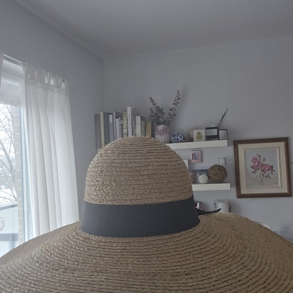 Chic Straw Sun Hat with Black Bow - Picture 3 of 3